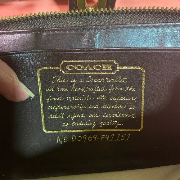 RARE Coach Lily Wallet leather brass turn locks smooth leather roomy soft - Picture 3 of 16